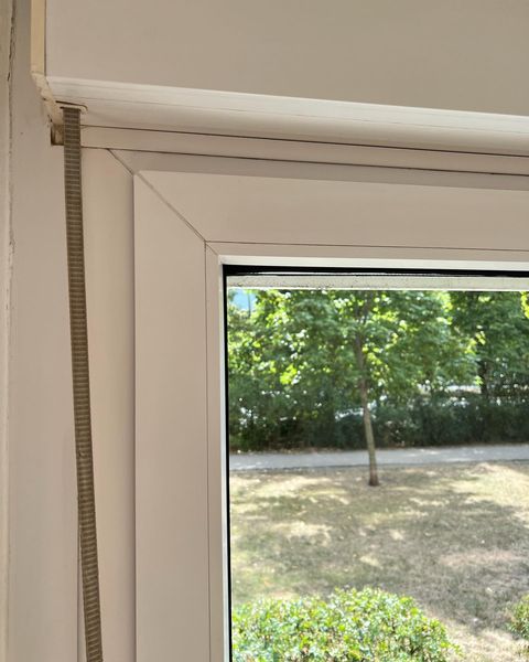 Saubere Fensterrahmen hinterher